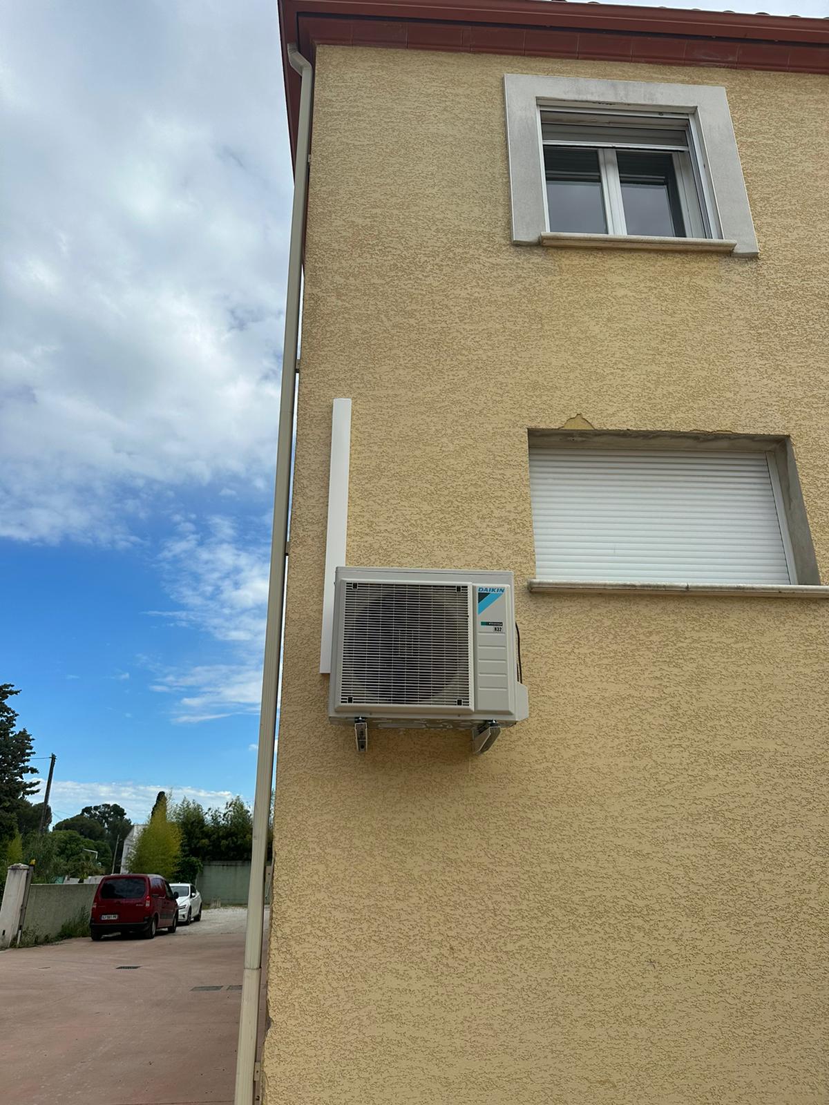 Installation d&rsquo;une Climatisation DAIKIN 7,2kw perfera à Languedoc Outillage